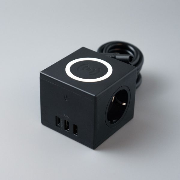 Cube on-desk lading