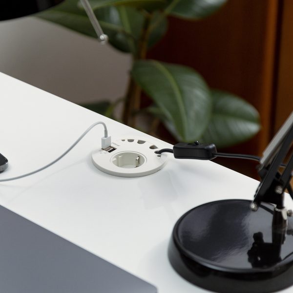Kenson circle80 – hvit 1x stikk 2x usb a+c 2.1a, gst18
